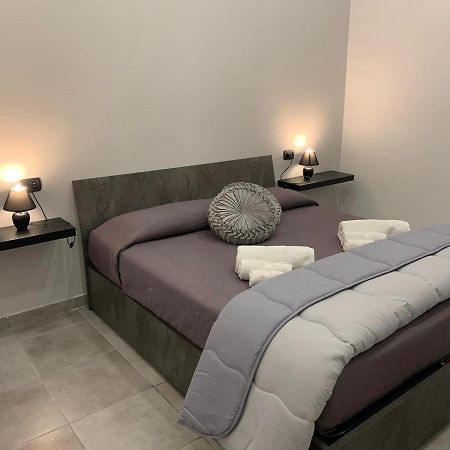 Miris Apartment Fast Comfortable Naples Airport Capodichino 25 Minutes Walk Self Check-In Exterior photo