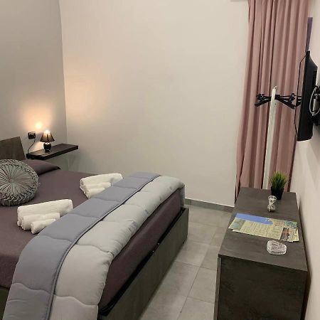 Miris Apartment Fast Comfortable Naples Airport Capodichino 25 Minutes Walk Self Check-In Exterior photo