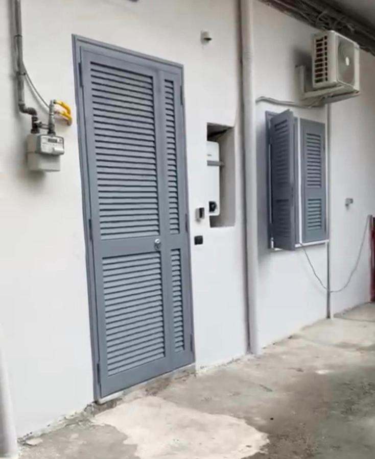 Miris Apartment Fast Comfortable Naples Airport Capodichino 25 Minutes Walk Self Check-In Exterior photo