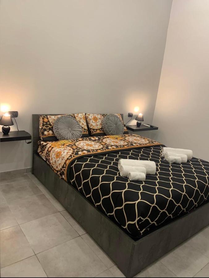 Miris Apartment Fast Comfortable Naples Airport Capodichino 25 Minutes Walk Self Check-In Exterior photo